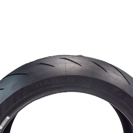 Pirelli Diablo Rosso IV 120/70 ZR 17 M/C Front & 180/60 ZR 17 M/C TL Rear Motorcycle Tire Set - High Performance, Durable for Super Sport Bikes with Keychain