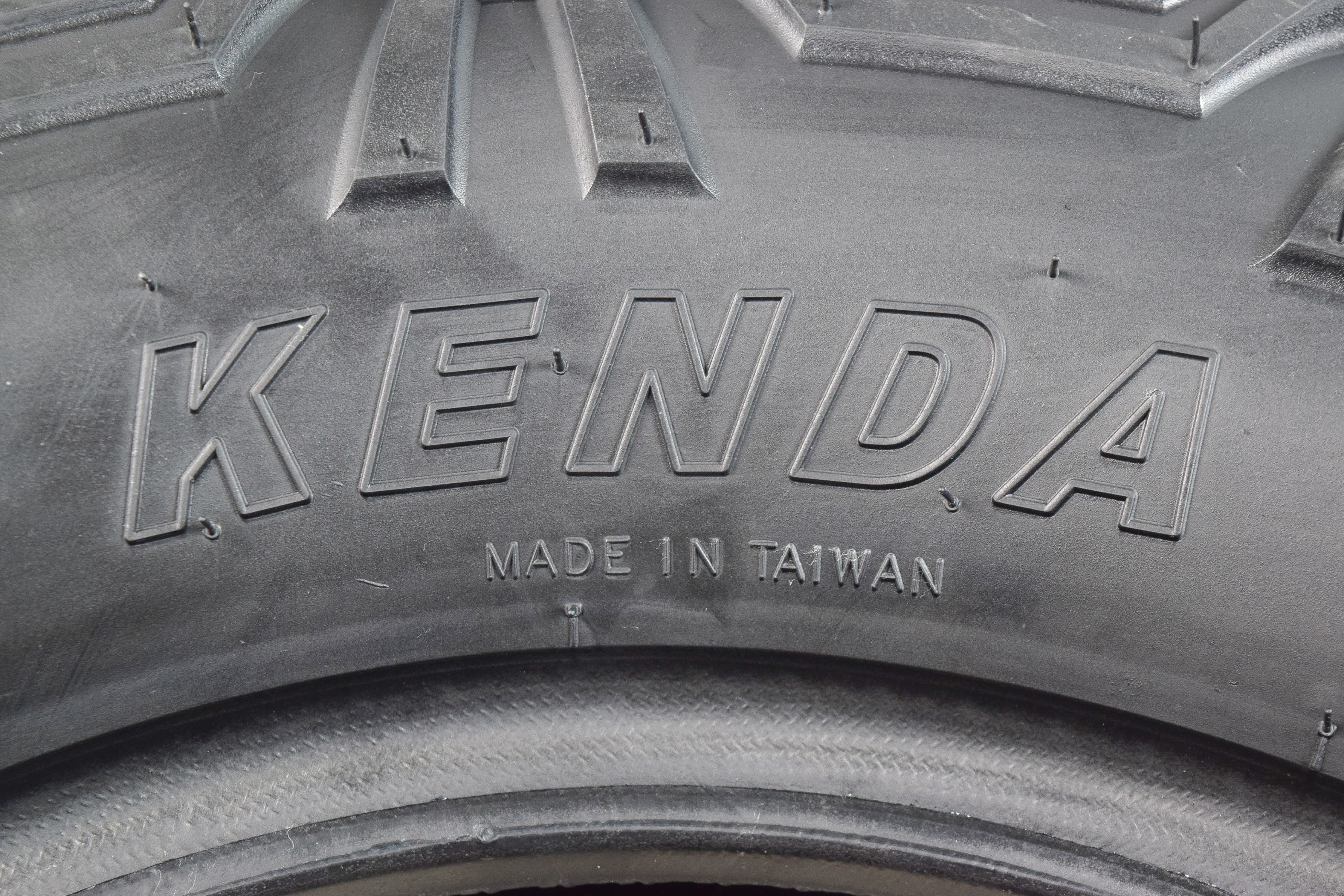 Kenda 085871469D1 26x9R14 Bear Claw HTR Front Radial ATV/UTV Tire 26x9-14 w/ Key Chain