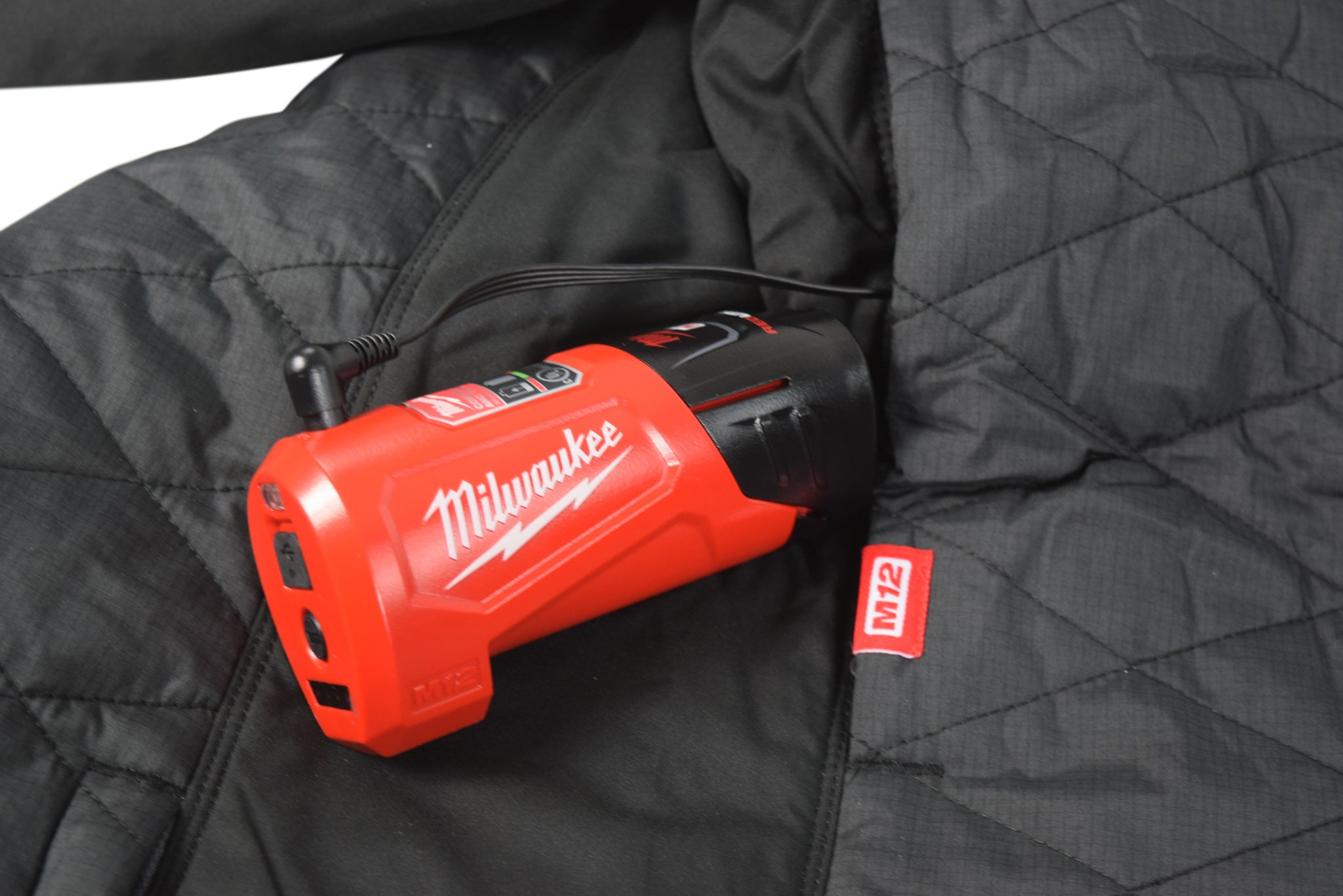 Milwaukee 233B-21XL Women's M12 Heated Quilted Jacket Kit w/ Battery (XL/Black)