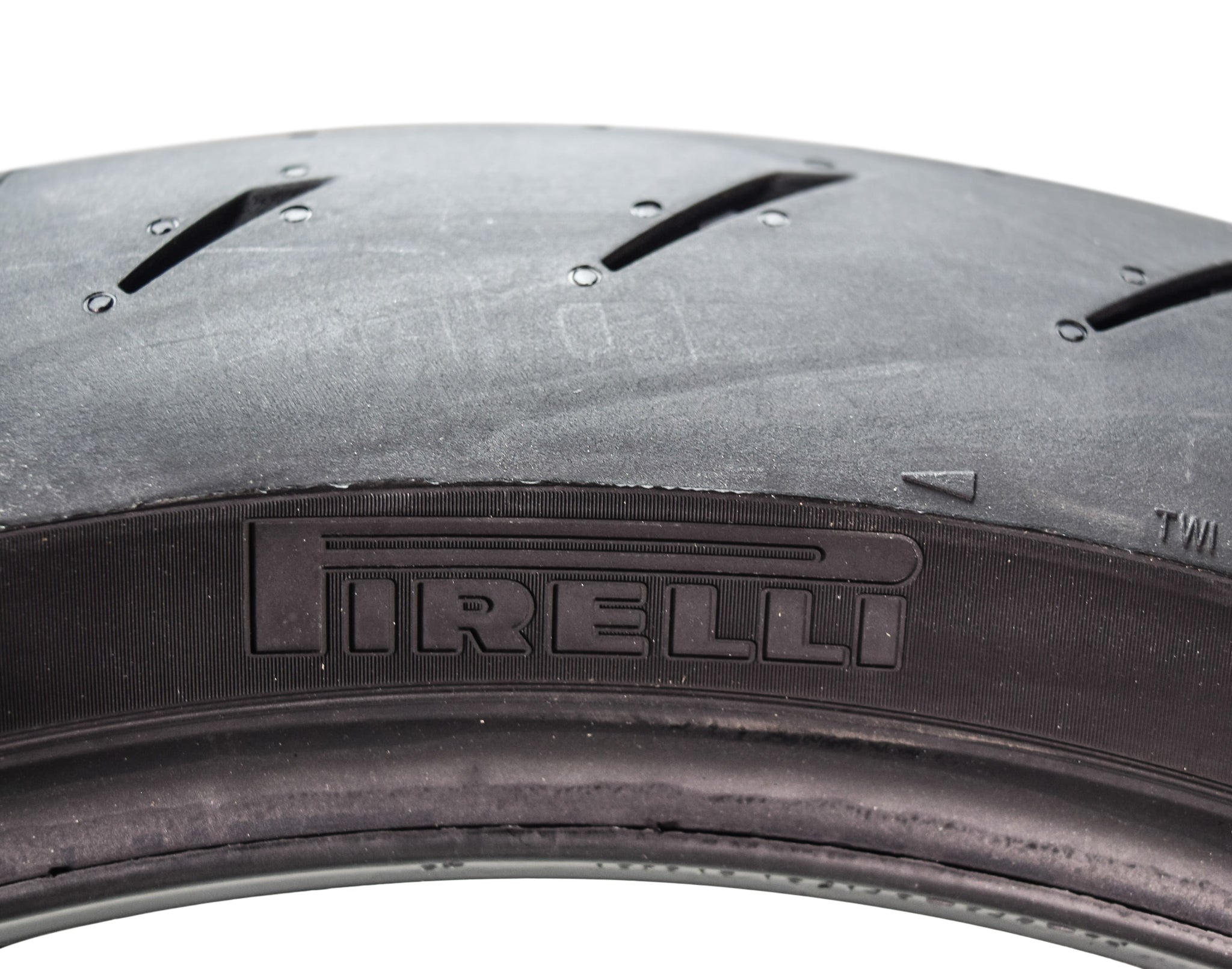 Pirelli Diablo Rosso IV Tire Set w/ Keychain: 120/70ZR17 Front & 200/55ZR17 Rear