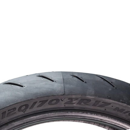 Pirelli Diablo Rosso IV 120/70 ZR 17 M/C Front & 200/60 ZR 17 M/C TL Rear Motorcycle Tire Set - High Performance, Durable for Super Sport Bikes with Keychain