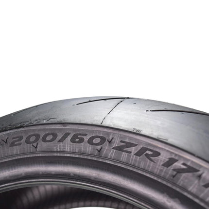 Pirelli Diablo Rosso IV 120/70 ZR 17 M/C Front & 200/60 ZR 17 M/C TL Rear Motorcycle Tire Set - High Performance, Durable for Super Sport Bikes with Keychain