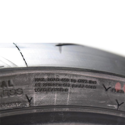 Pirelli Diablo Rosso IV 120/70 ZR 17 M/C Front & 200/60 ZR 17 M/C TL Rear Motorcycle Tire Set - High Performance, Durable for Super Sport Bikes with Keychain