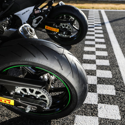Pirelli Diablo Rosso III 160/60 ZR17 Rear Motorcycle Tire with Keychain