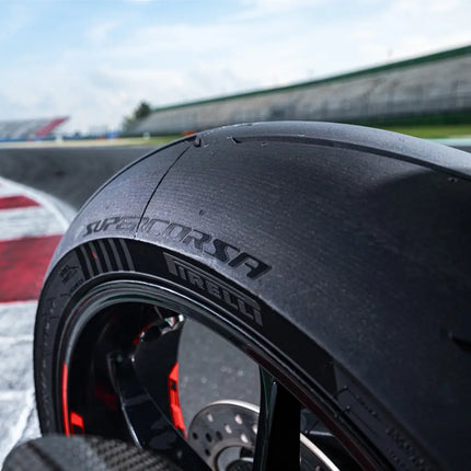 Pirelli Diablo SUPERCORSA V3 180/55ZR17 (73 W) Rear Motorcycle Street Racing Tire - High Performance, Durable, & Reliable Tire for Street Racing Bikes w/ Keychain