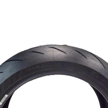 Pirelli Diablo Rosso IV 120/70 ZR 17 M/C Front & 180/60 ZR 17 M/C TL Rear Motorcycle Tire Set - High Performance, Durable for Super Sport Bikes with Keychain