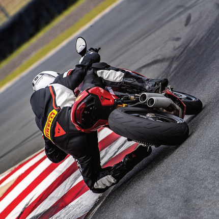 Pirelli Diablo Rosso II 120/70ZR17(58W) D Front & 180/55 ZR17 (73W) TL Rear, High Performance, Durable, and Reliable: Sport Performance for Road Use with Keychain, Special Ducati-Compatible D Version