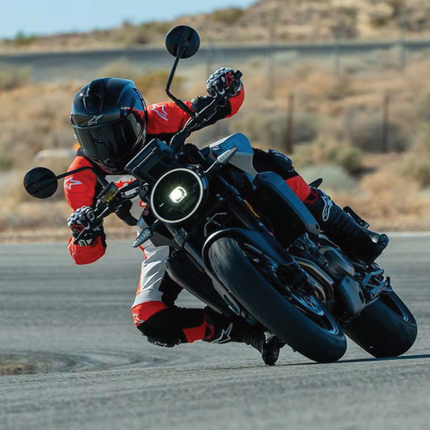 Pirelli Diablo Rosso IV Corsa 120/70ZR17 Front & 200/60-17 Rear Bundle, High-Performance Sport Tire for Street Riding, Enhanced Dry Grip, Responsive Handling and Cornering Stability with Keychain