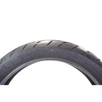 Pirelli Night Dragon Tire Set: 130/70R18 M/C 63V TL Front  & 240/40VR18 M/C 79V TL Rear Cruiser Motorcycle Tires - Superior Traction & Handling for High-Performance Cruisers with Keychain