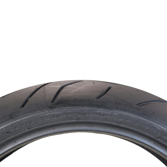 Pirelli Diablo Rosso II 120/70 ZR 17 M/C (58W) TL (K) Front Motorcycle Tire - High Performance, Durable, and Reliable: Sport Performance for Road Use with Keychain
