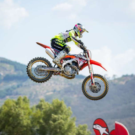 PIRELLI MID-SOFT STADIUM 80/100-21 M/C 51M MST & 120/80-19 NHS 63M with Keychain – Ideal for Soft and Intermediate Terrain -Premium Off-Road Performance Even in Extreme racing conditions!