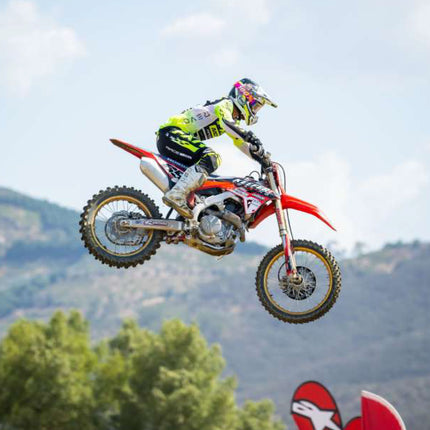 PIRELLI MID-SOFT STADIUM 80/100-21 M/C 51M MST & 120/90-19 NHS 66M with Keychain – Ideal for Soft and Intermediate Terrain -Premium Off-Road Performance Even in Extreme racing conditions!