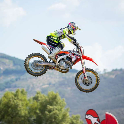 PIRELLI MID-SOFT STADIUM 120/80-19 NHS 63M Rear Tire with Keychain – Ideal for Soft and Intermediate Terrain -Premium Off-Road Performance Even in Extreme racing conditions!