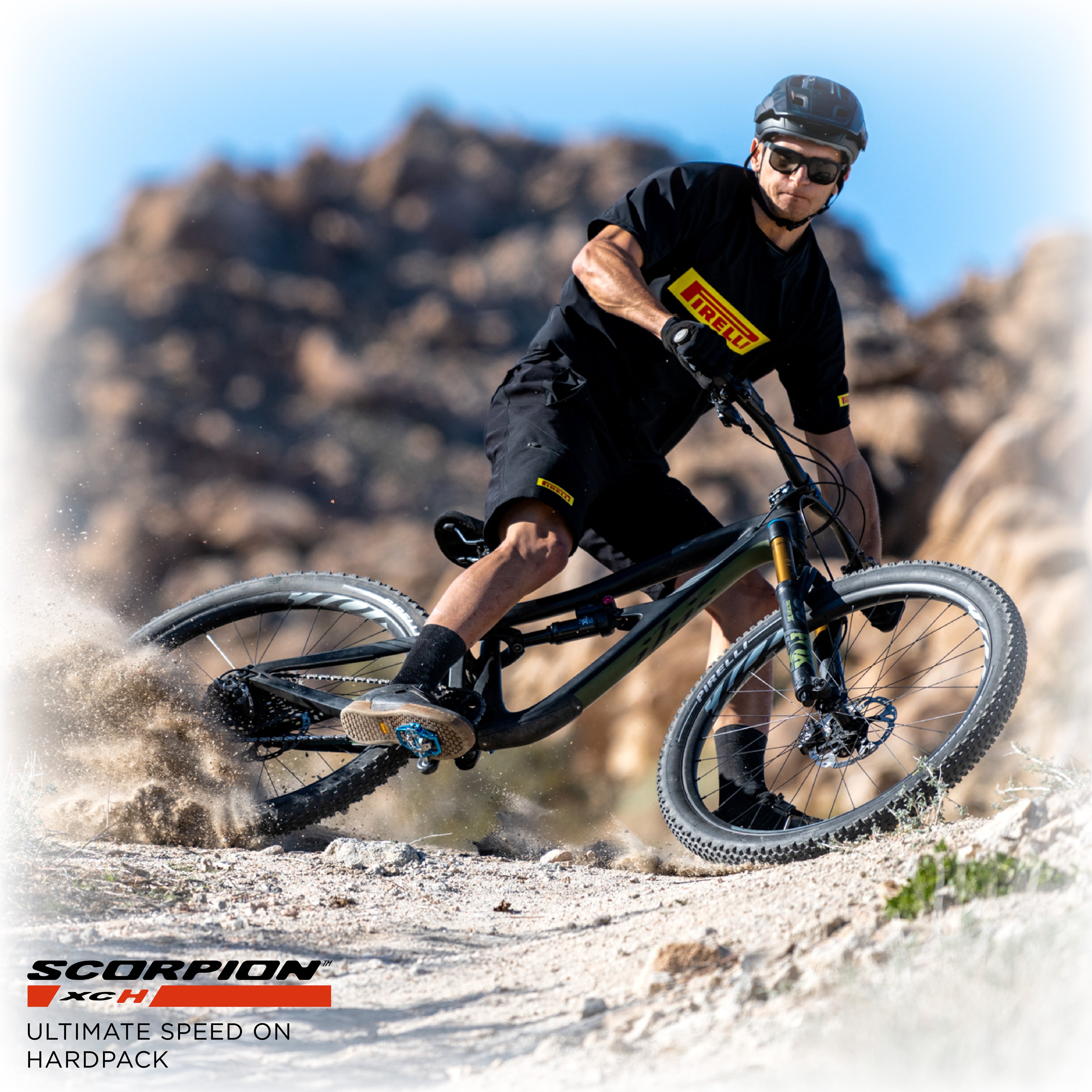 Pirelli Scorpion XC H Classic Tan 55-622 (29x 2.2) MTB Bicycle Tire & SmarTUBE 23/32-622 Set- Designed for Hardpacked Courses, 60TPI and ProWall Casing- Mountain Bike Tire w/Keychain