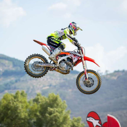 PIRELLI MID-SOFT STADIUM 120/90-19 NHS 66M Tire with Keychain – Ideal for Soft and Intermediate Terrain -Premium Off-Road Performance Even in Extreme racing conditions!