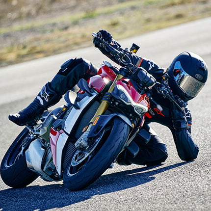 PIRELLI DIABLO ROSSO IV FRONT 110/70ZR17 (54W) TL & REAR 150/60ZR17 (66W) TL RADIAL TIRES With Pirelli Keychain