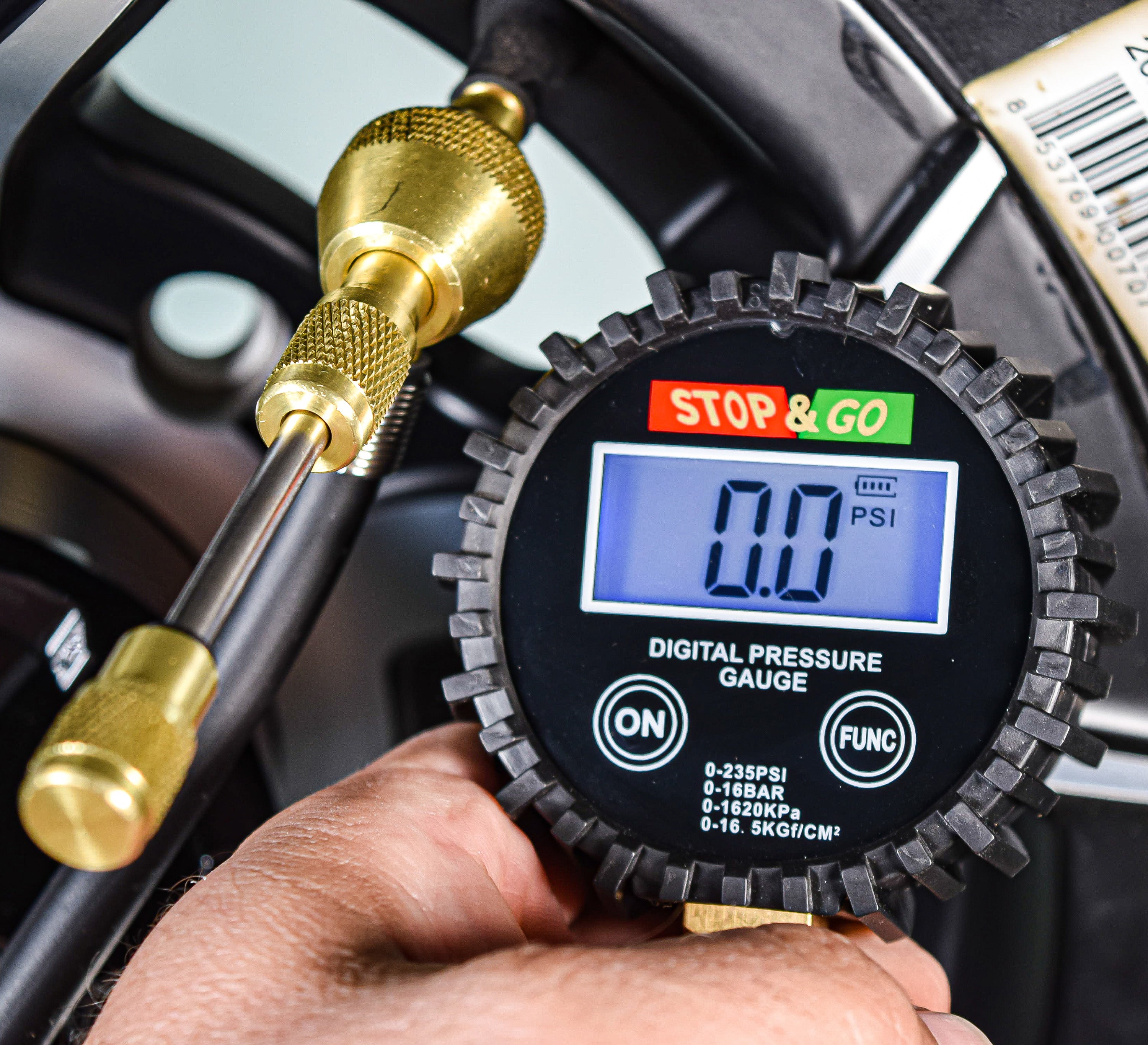 Stop & Go 2020 Off-Road Tire Deflater with Digital Pressure Gauge