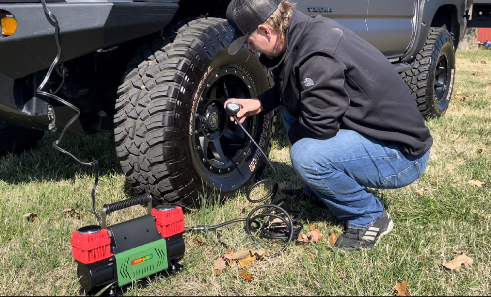 Stop & Go 2100 Portable 1.5 HP 12 Volt Dual Piston Air Compressor with 26ft Hose, Alligator Clips, Adapter Nozzles, and Carrying Bag for Cars, Motorcycles, ATVs, UTVs, Jeeps, Trucks, and Tractors