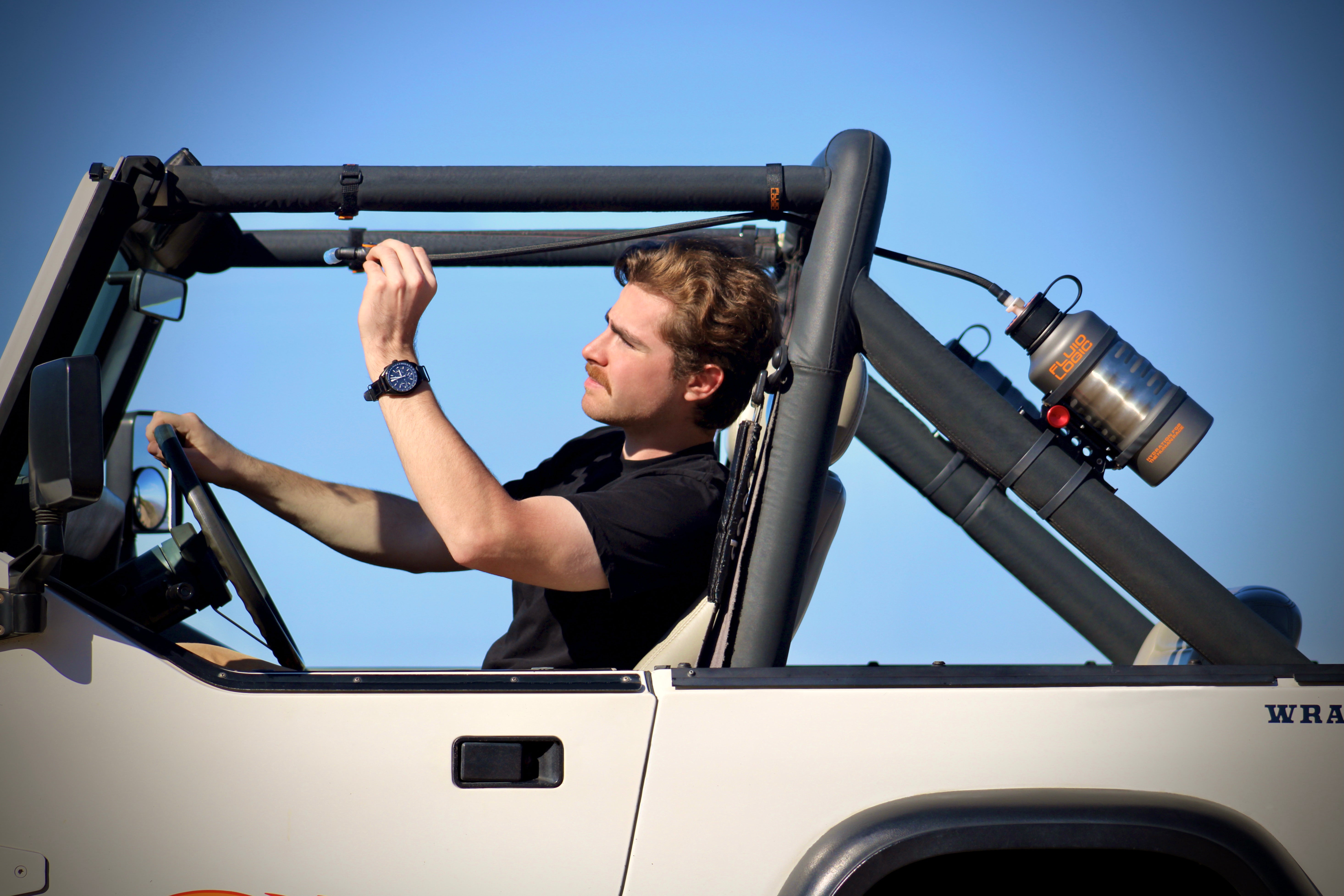 FluidLogic Wave Complete Hydration System with Wide Mouth, Stainless Steel Bottle (32oz) - Universal Rollbar Mount & Hardware for UTV & Offroad Vehicles w/ Keychain